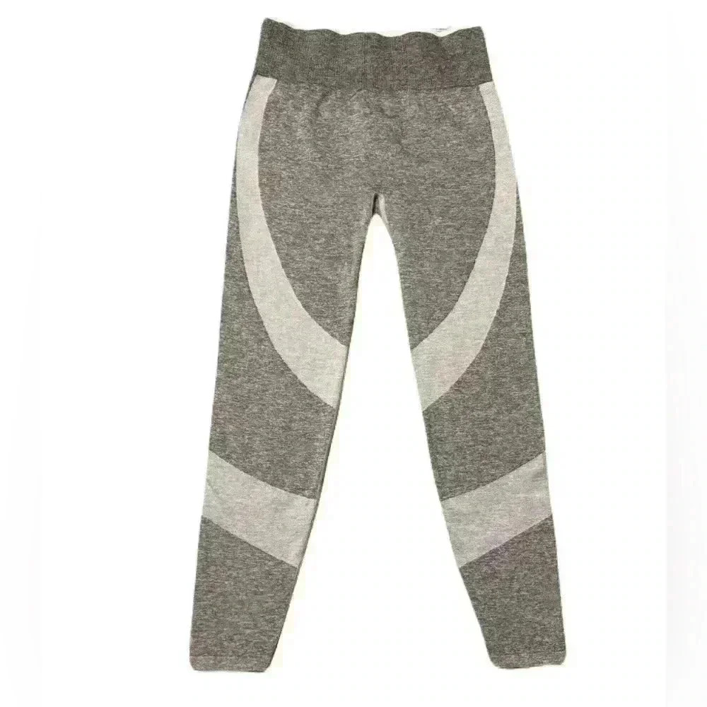 VICTORIA SECRET PINK - Seamless high waisted leggings. SIZE M